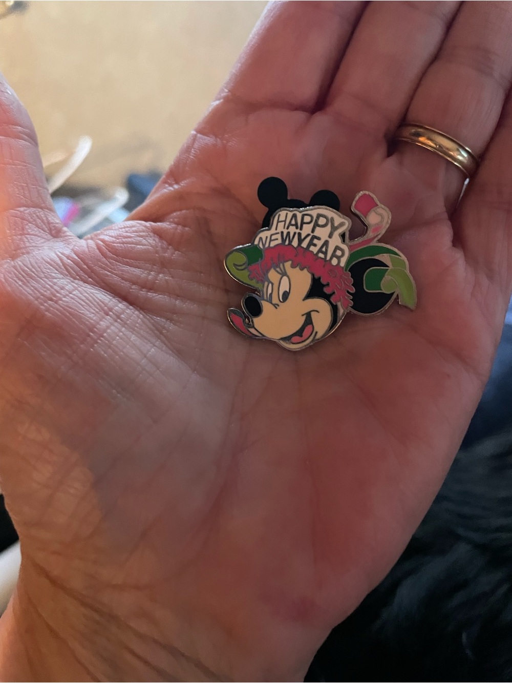 Disney Minnie Mouse Happy New Year Trading Pin – Retired Holiday Pin